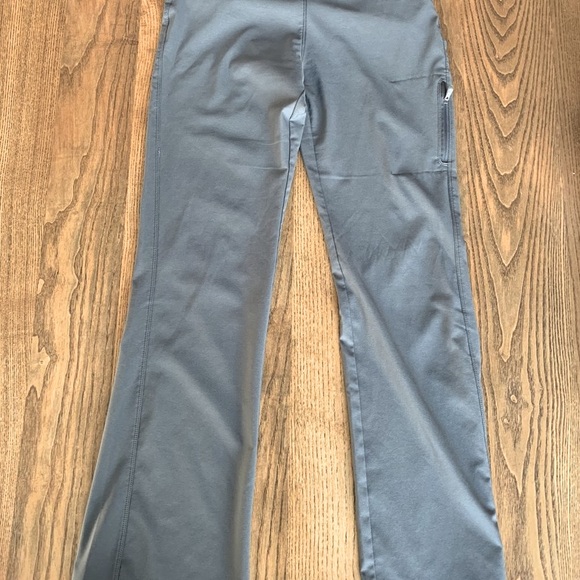 Columbia Women's Back Beauty Straight Leg Pant - Picture 3 of 6